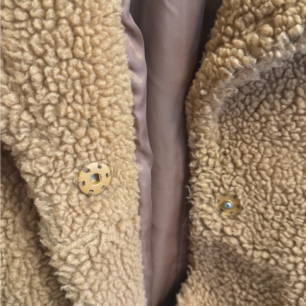 XS Abercrombie & Fitch Camel Teddy Coat - Picture 6 of 6